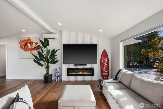 2100 Dayton Avenue NE, Renton, WA 98056