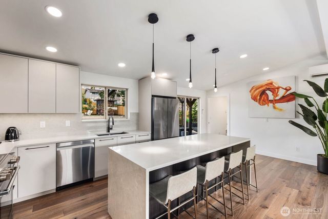 2100 Dayton Avenue NE, Renton, WA 98056