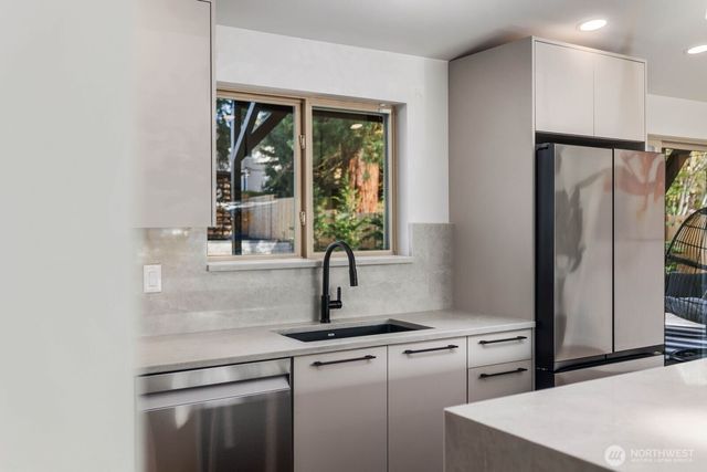 2100 Dayton Avenue NE, Renton, WA 98056