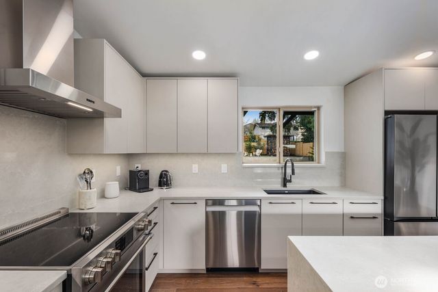 2100 Dayton Avenue NE, Renton, WA 98056