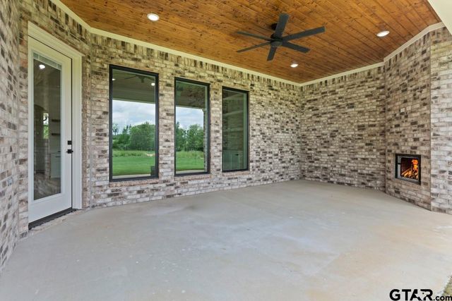 13914 Cedar Hill Lane, Tyler, TX 75704
