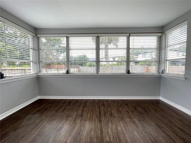 910 S MILLS AVENUE, Orlando, FL 32806