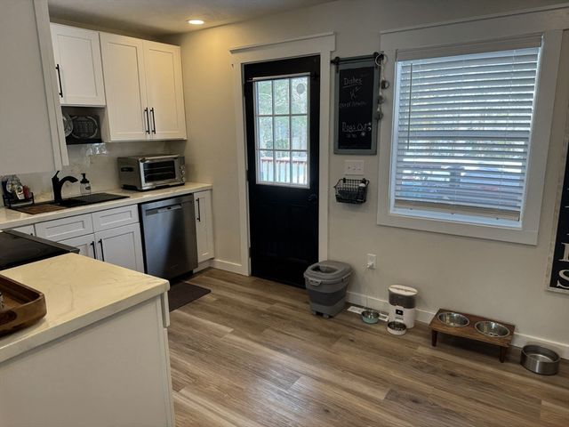 61 Esta, Plymouth, MA 02360