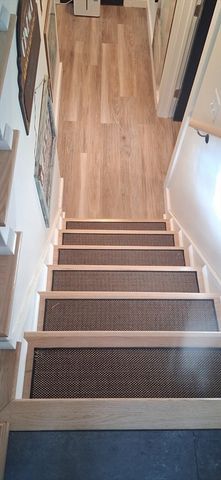 61 Esta, Plymouth, MA 02360