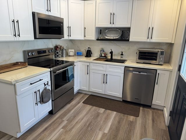 61 Esta, Plymouth, MA 02360