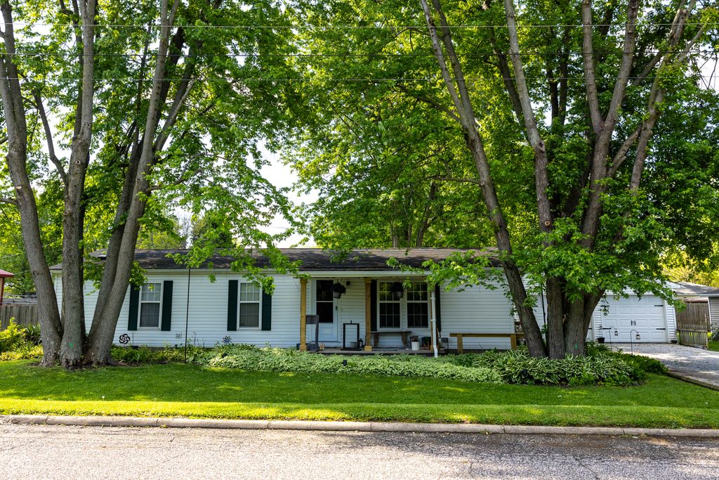 1601 Fairlane Street, Crawfordsville, IN 47933
