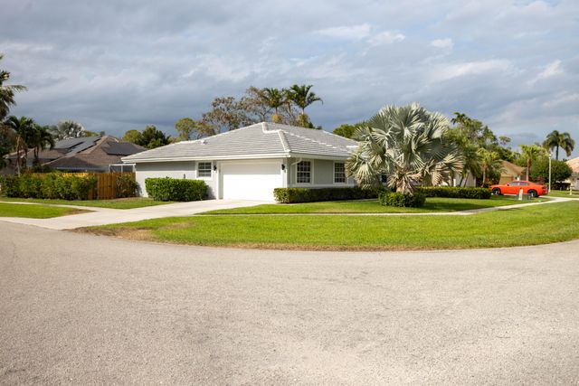 13590 Callington Drive, Wellington, FL 33414
