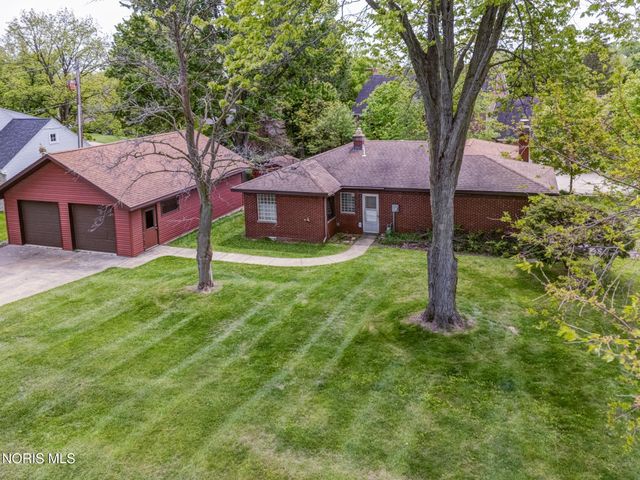 304 Mohawk Place, Maumee, OH 43537