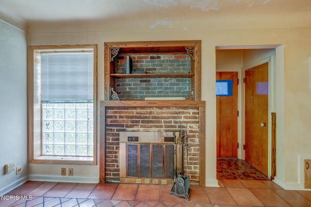 304 Mohawk Place, Maumee, OH 43537