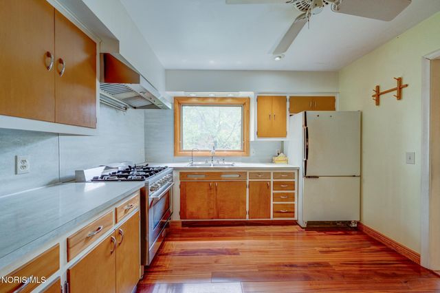 304 Mohawk Place, Maumee, OH 43537