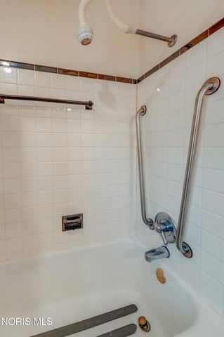 304 Mohawk Place, Maumee, OH 43537