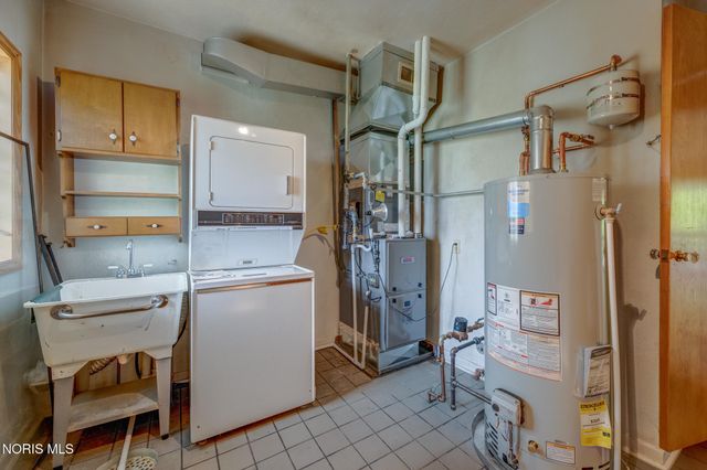304 Mohawk Place, Maumee, OH 43537