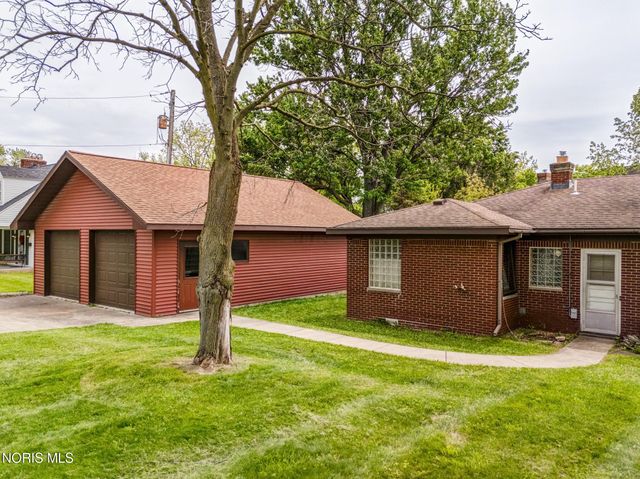 304 Mohawk Place, Maumee, OH 43537