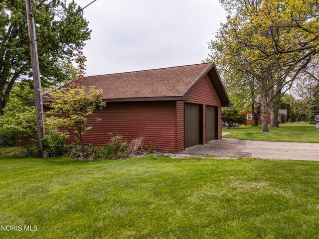 304 Mohawk Place, Maumee, OH 43537