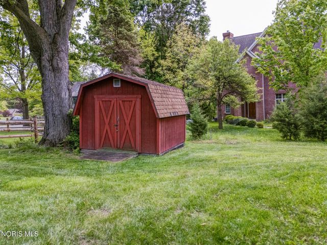 304 Mohawk Place, Maumee, OH 43537