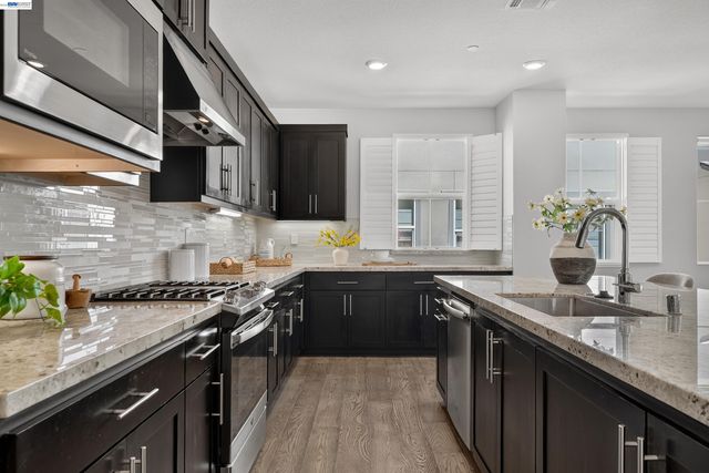 9177 Wave Cove Way, Newark, CA 94560