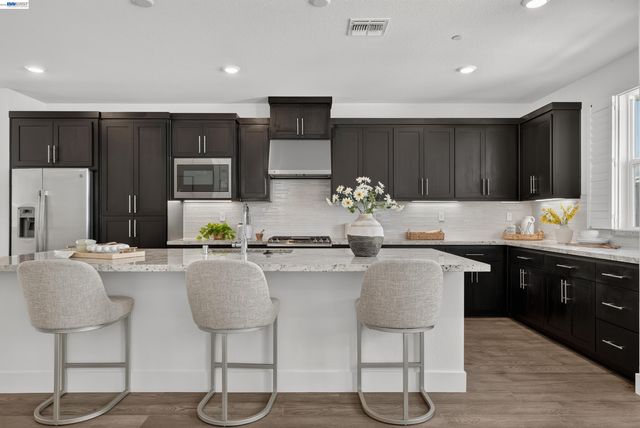 9177 Wave Cove Way, Newark, CA 94560