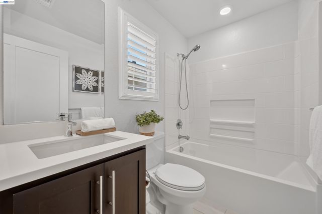 9177 Wave Cove Way, Newark, CA 94560