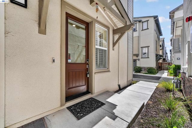 9177 Wave Cove Way, Newark, CA 94560