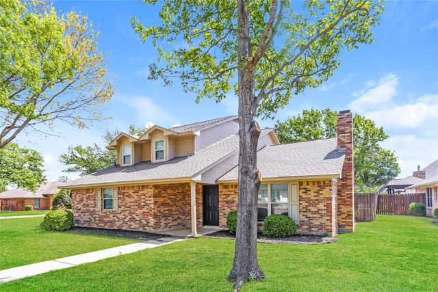 1 Roaring Creek Court, Trophy Club, TX 76262
