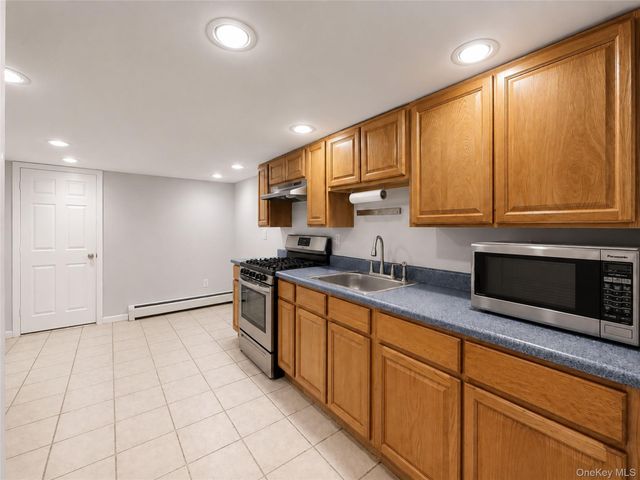 14 Esther Avenue, Congers, NY 10920
