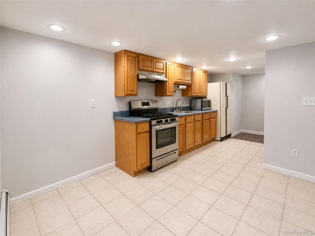 14 Esther Avenue, Congers, NY 10920