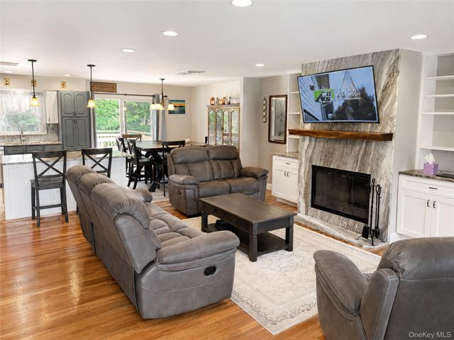 14 Esther Avenue, Congers, NY 10920