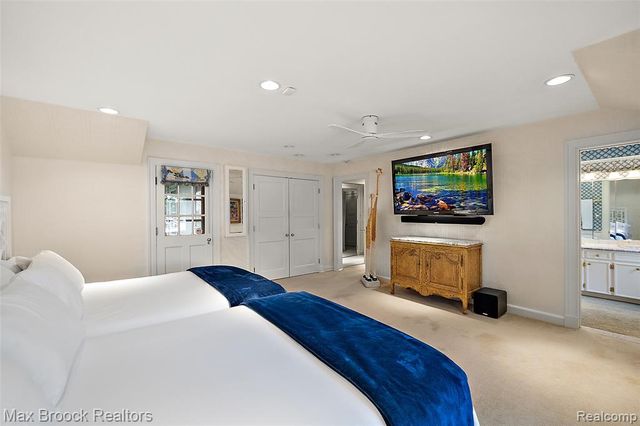 3945 Kirkland Court, Bloomfield Hills, MI 48302