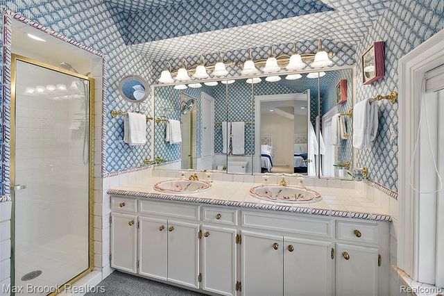3945 Kirkland Court, Bloomfield Hills, MI 48302