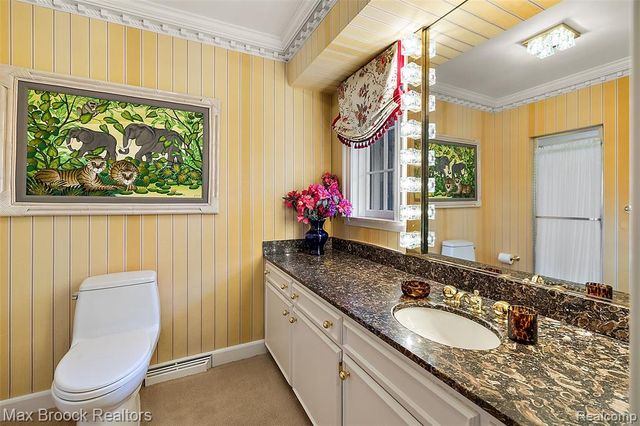 3945 Kirkland Court, Bloomfield Hills, MI 48302