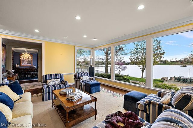 3945 Kirkland Court, Bloomfield Hills, MI 48302
