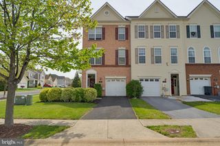 201 LEWISBURG LN, Martinsburg, WV 25403