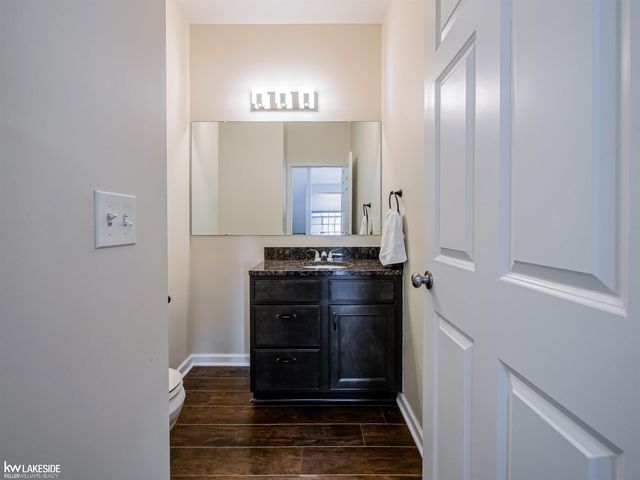 56722 Sunset Drive, Shelby Twp, MI 48316