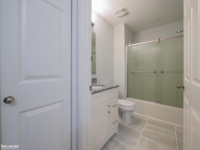 56722 Sunset Drive, Shelby Twp, MI 48316