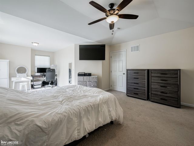 56722 Sunset Drive, Shelby Twp, MI 48316