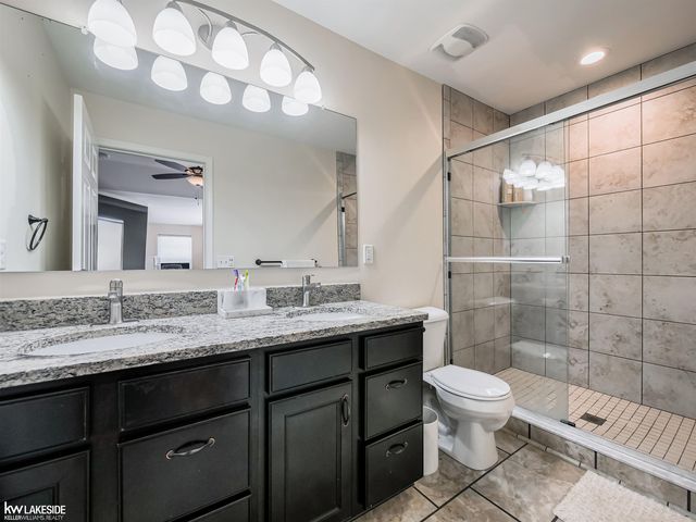 56722 Sunset Drive, Shelby Twp, MI 48316