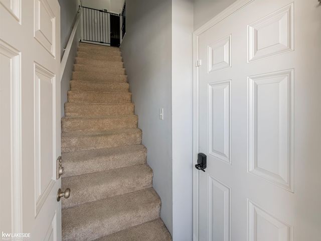 56722 Sunset Drive, Shelby Twp, MI 48316