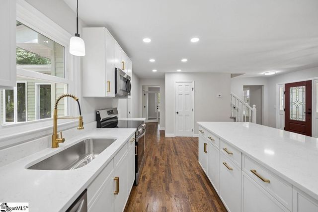113 Lexington Court, Simpsonville, SC 29681