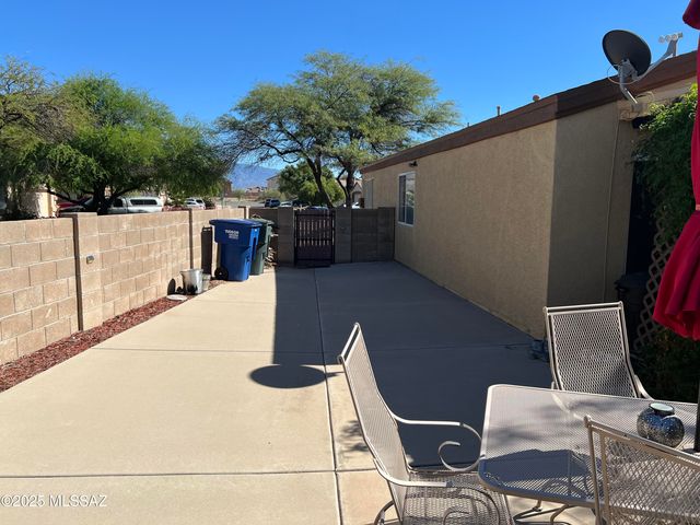 9458 E Bench Mark Loop, Tucson, AZ 85747