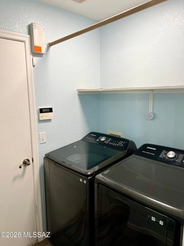 9458 E Bench Mark Loop, Tucson, AZ 85747