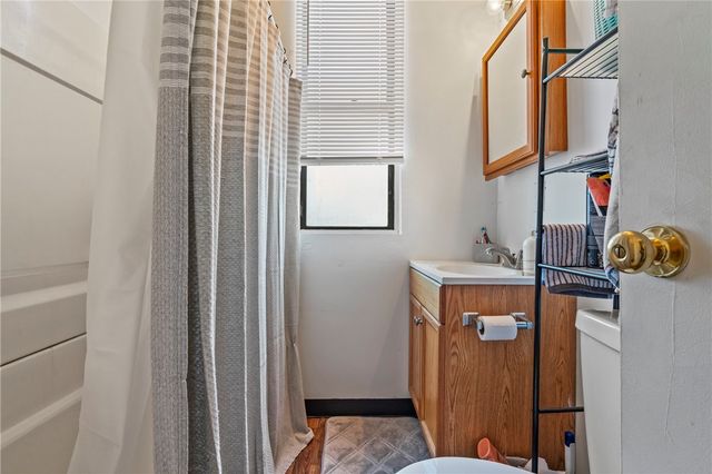 934 5th Ave, Coraopolis, PA 15108