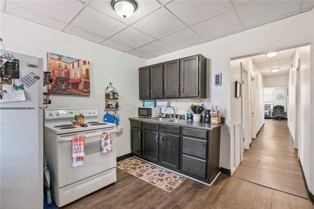 934 5th Ave, Coraopolis, PA 15108