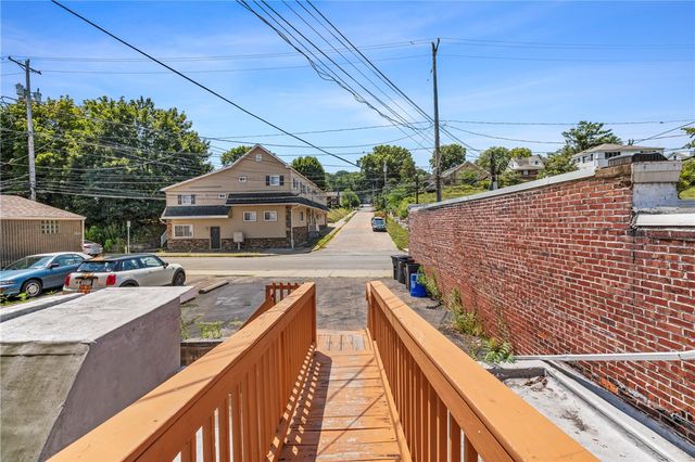 934 5th Ave, Coraopolis, PA 15108