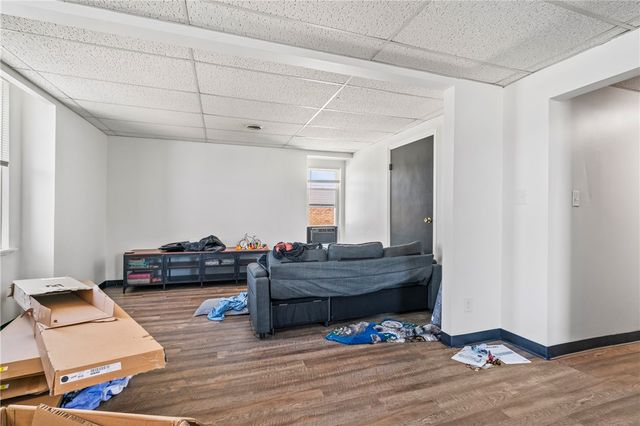 934 5th Ave, Coraopolis, PA 15108