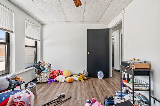 934 5th Ave, Coraopolis, PA 15108