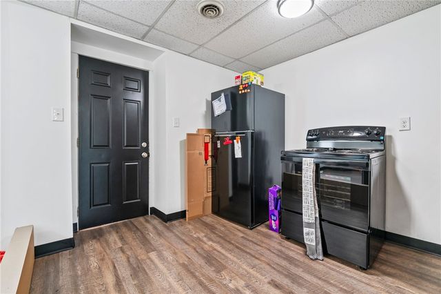 934 5th Ave, Coraopolis, PA 15108