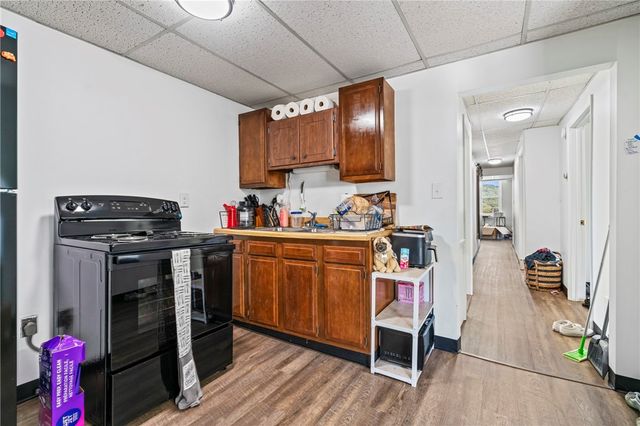 934 5th Ave, Coraopolis, PA 15108