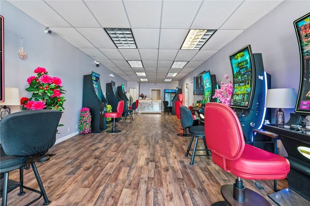 934 5th Ave, Coraopolis, PA 15108