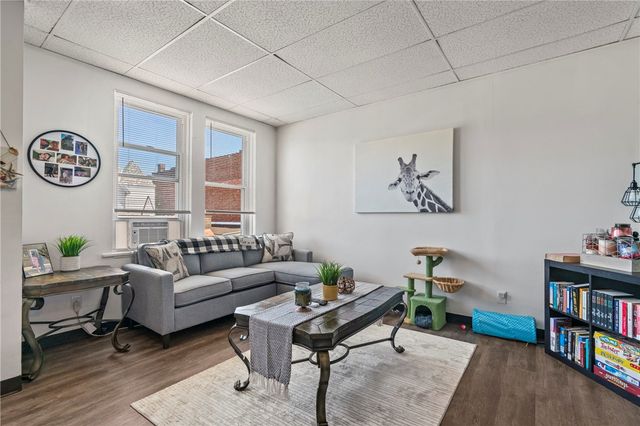 934 5th Ave, Coraopolis, PA 15108