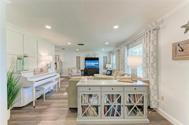 1907 37TH STREET W, Bradenton, FL 34205